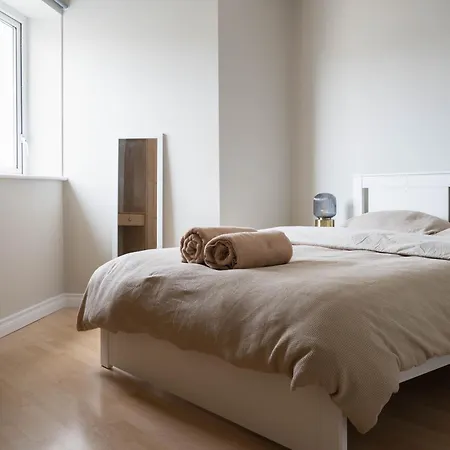 By The Sea Salthill - Entire Apartment Galway