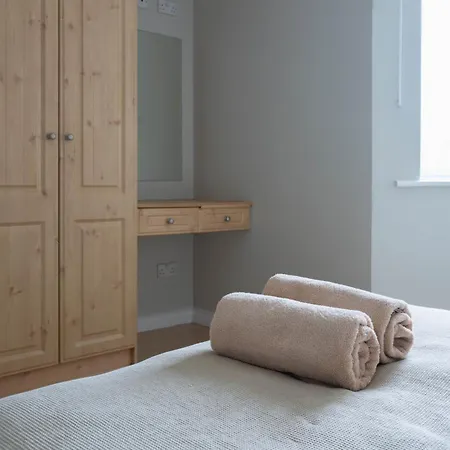 Apartment By The Sea Salthill - Entire Galway
