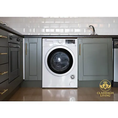 By The Sea Salthill - Entire