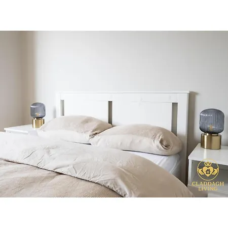 By The Sea Salthill - Entire Apartman *