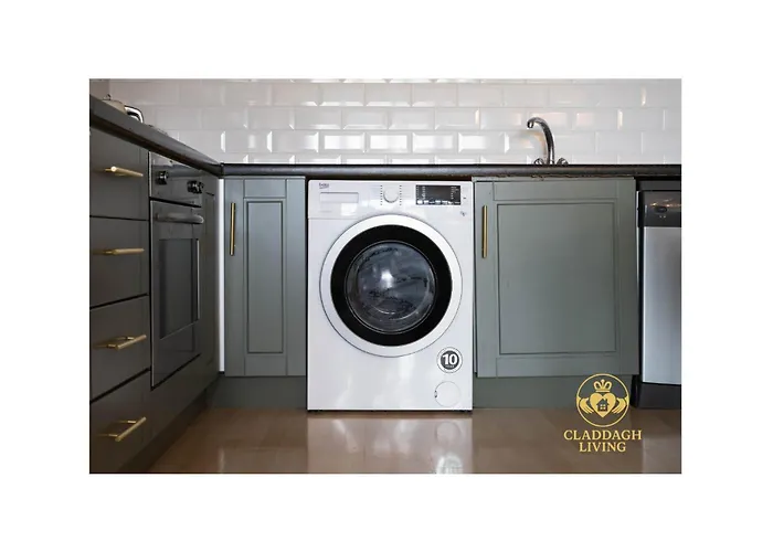 By The Sea Salthill - Entire